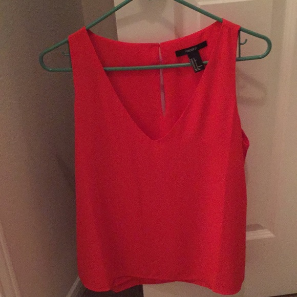 Forever 21 Tops - Cute V-Neck Tank